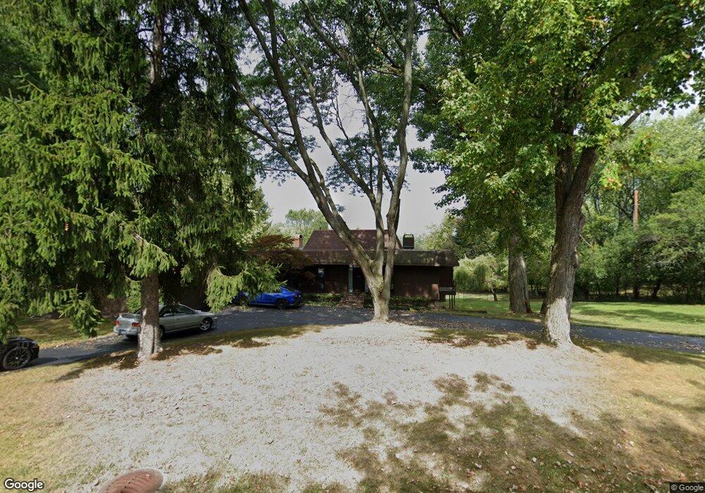 1574 Groton Rd, Bloomfield Hills, MI 48302 - photo 1