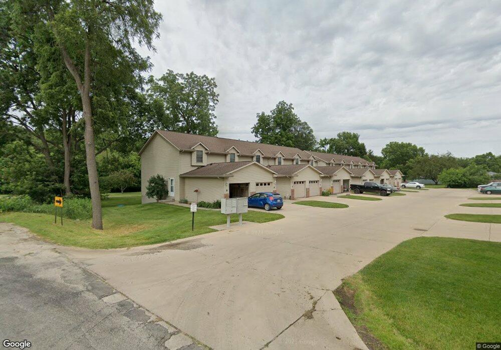 235 Shelley Ln NW unit 235C, Cedar Rapids, IA 52405 - photo 1