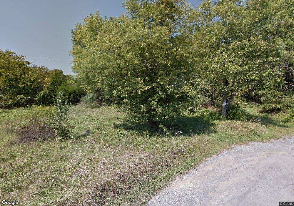 401 Hollida Ln, Martinsburg, WV 25404 - photo 1