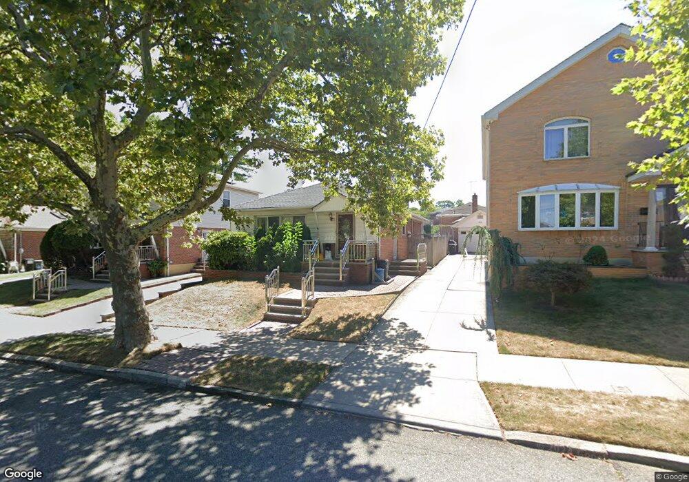 26220 59th Ave, Little Neck, NY 11362 - photo 1