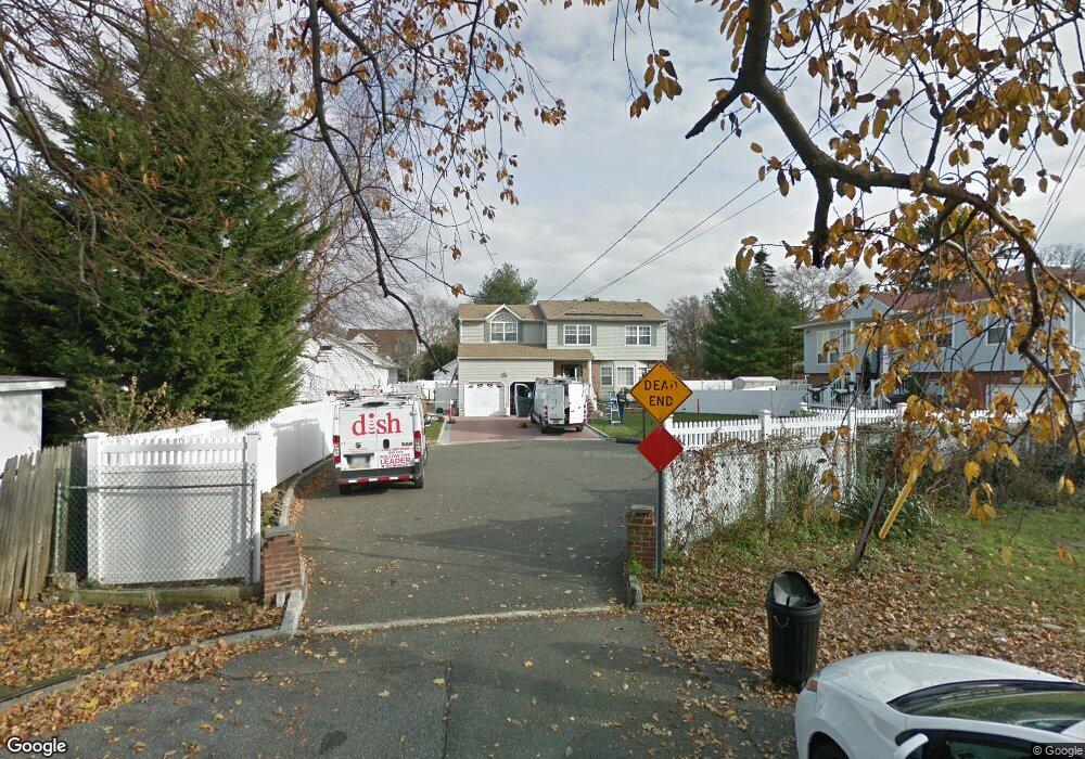 704 Themar Ct, Baldwin, NY 11510 - photo 1