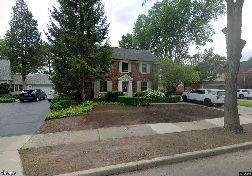 27 Radnor Cir, Grosse Pointe Farms, MI 48236 - photo 1