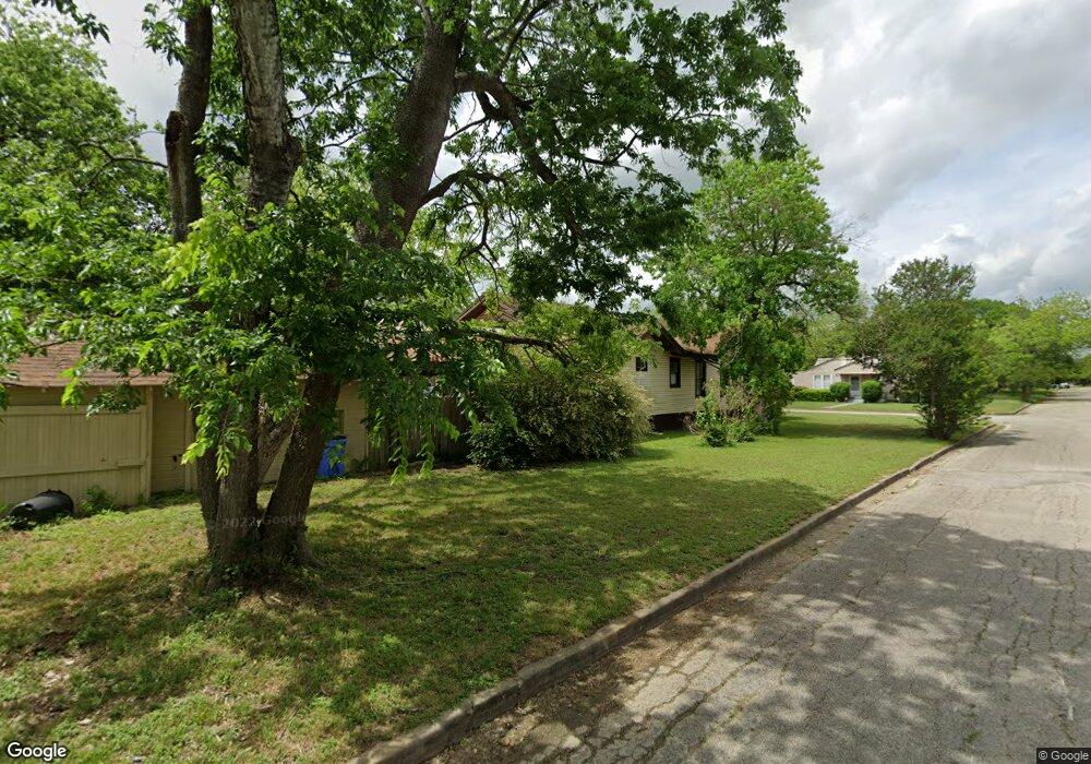 817 N Cherry St, Seguin, TX 78155 - photo 1