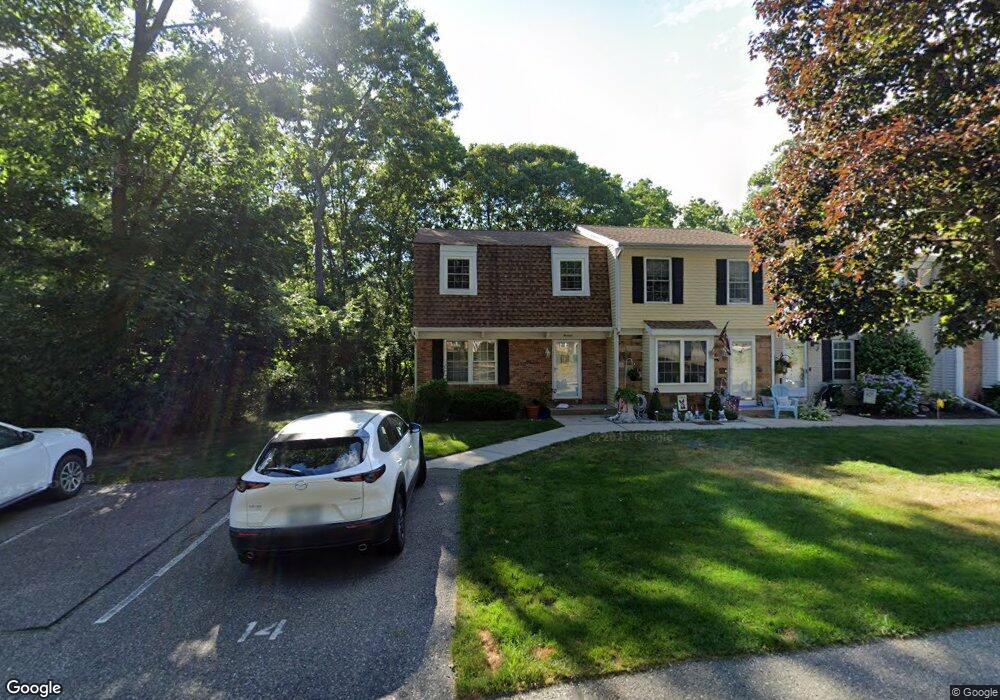 13 Thornton Commons, Yaphank, NY 11980 - photo 1