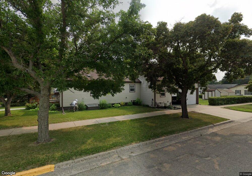 704 2nd Ave SW, Jamestown, ND 58401 - photo 1