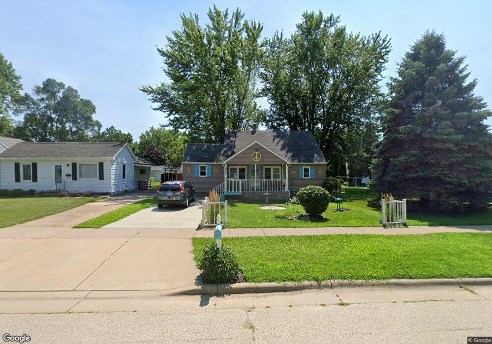 611 S 4th St, La Crescent, MN 55947 - photo 1