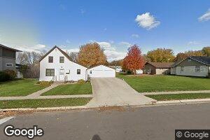 1113 3rd St, Hull, IA 51239