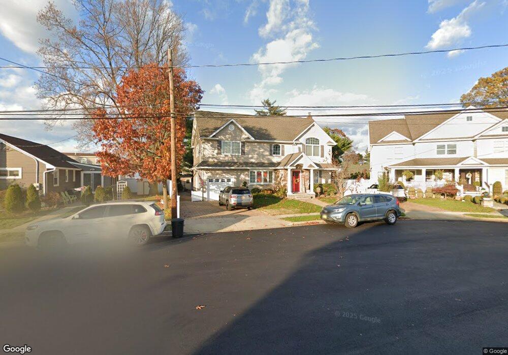 2923 Oak Ct, Oceanside, NY 11572 - photo 1