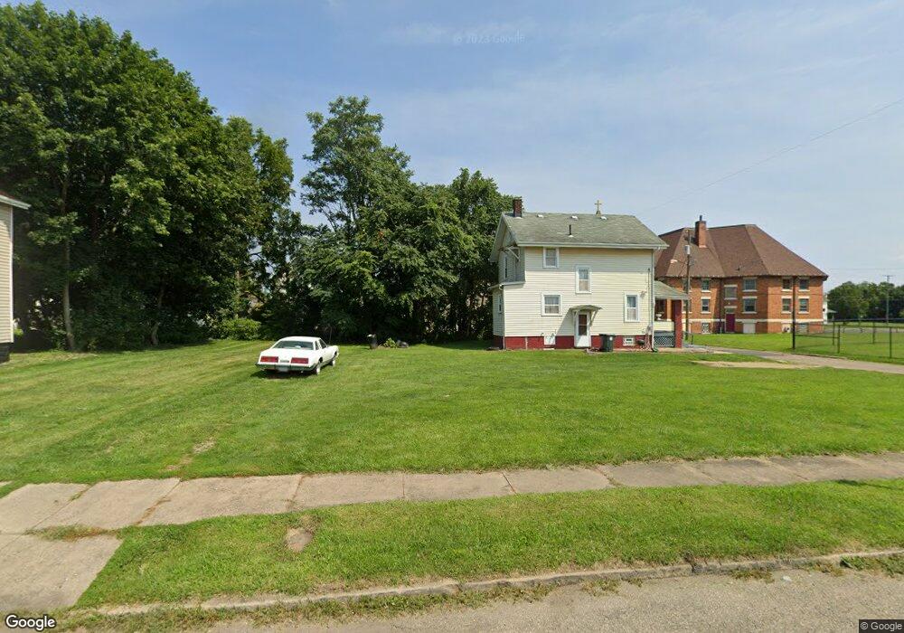 917 3rd St NE, Canton, OH 44704 - photo 1