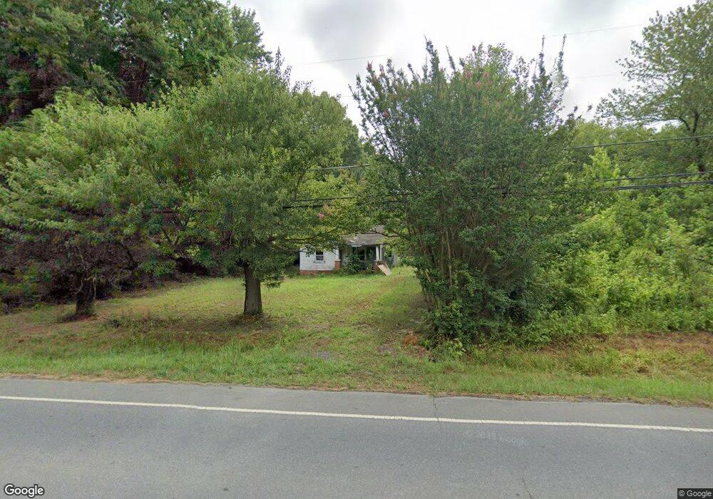 656 N Broad St, Seagrove, NC 27341 - photo 1