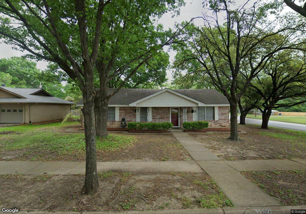 1200 Red Oak St, Ennis, TX 75119 - photo 1