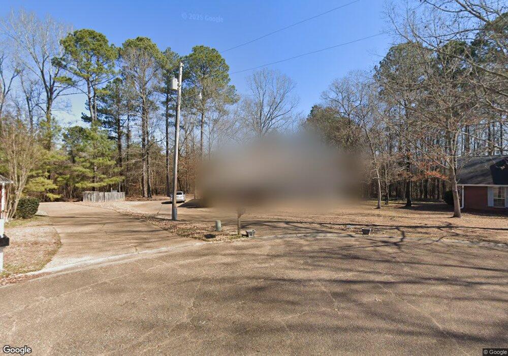 931 Mountain Crest Dr, Byram, MS 39272 - photo 1