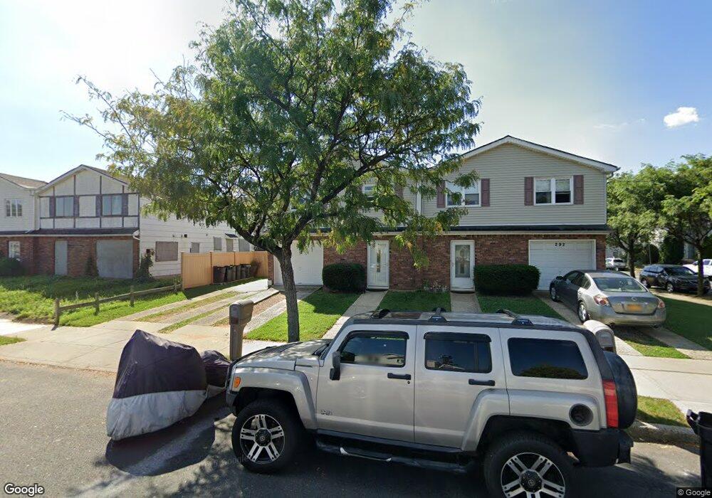 288 Ada Dr, Staten Island, NY 10314 - photo 1