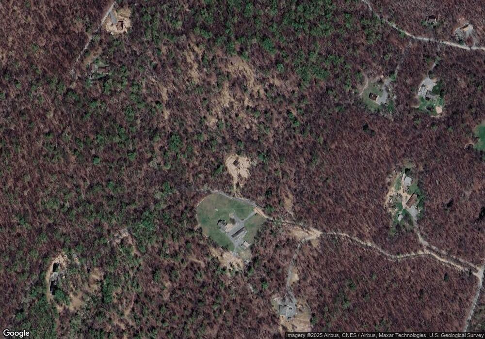 318 Rockledge Ln, Berkeley Springs, WV 25411 - photo 1