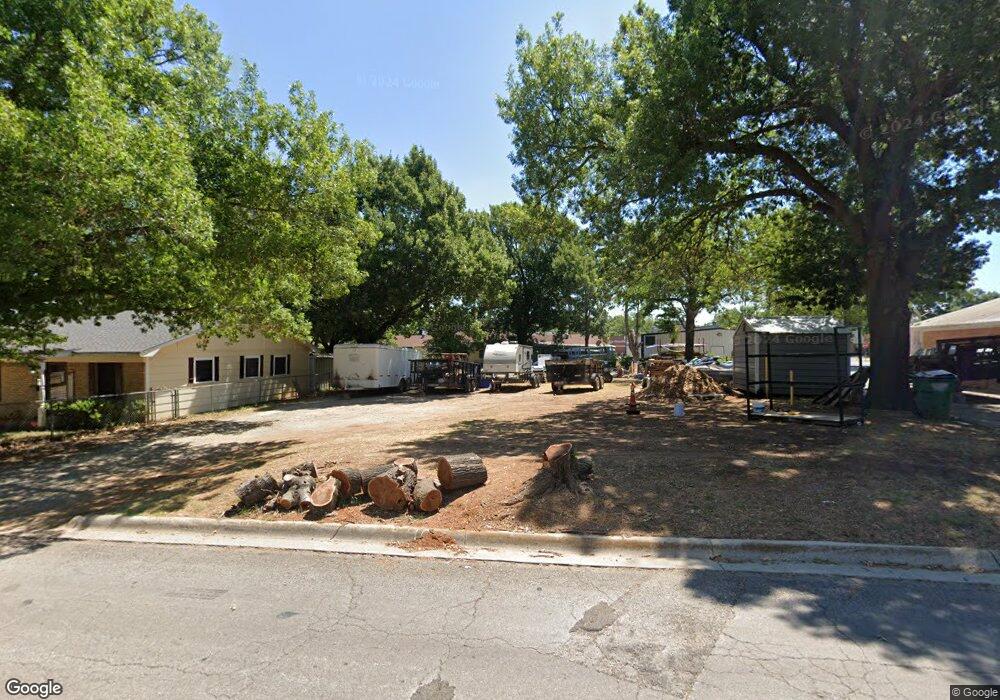 908 N Morris St, Gainesville, TX 76240 - photo 1