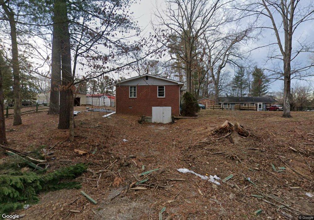 708 Waddell Dr, Hendersonville, NC 28792 - photo 1