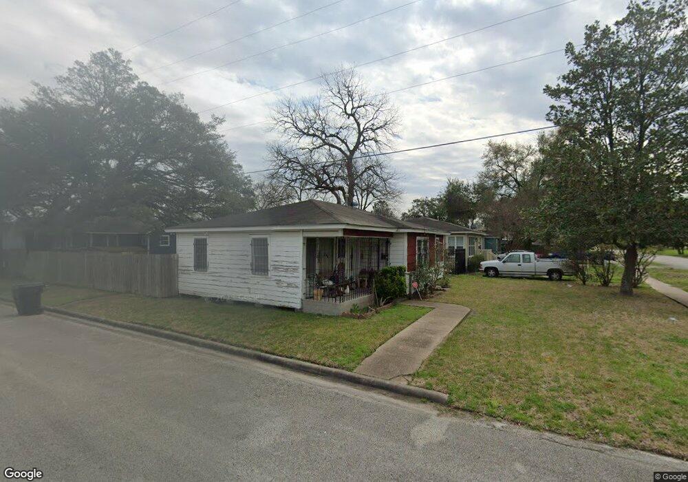 5218 Robertson St, Houston, TX 77009 - photo 1