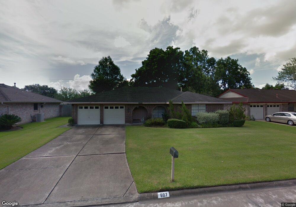607 Heather Ln, Friendswood, TX 77546 - photo 1