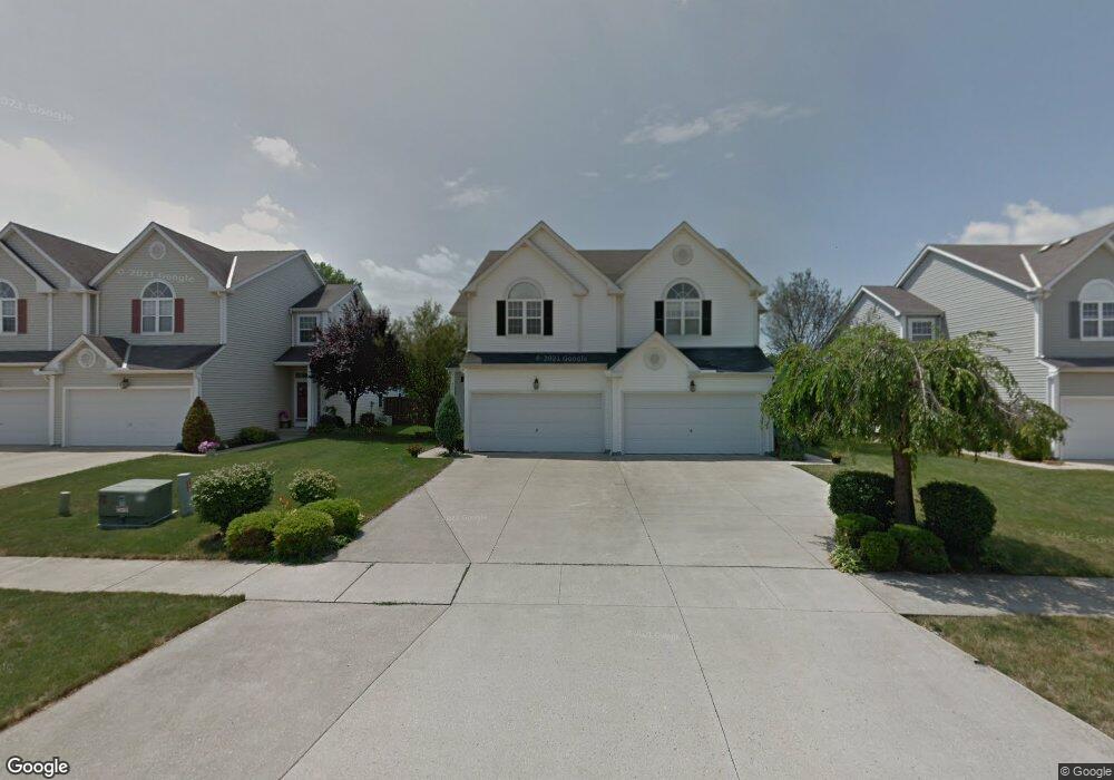 9764 Sugarbush Cir, Olmsted Falls, OH 44138 - photo 1