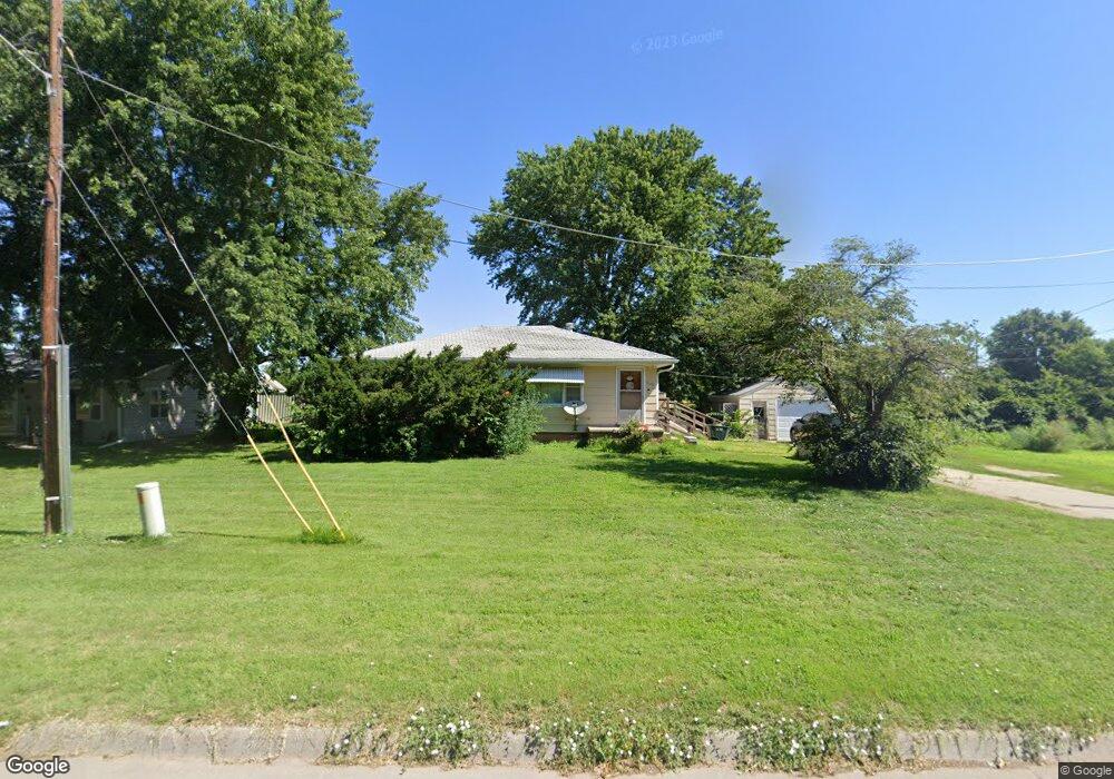 1143 E 9th St, Concordia, KS 66901 - photo 1