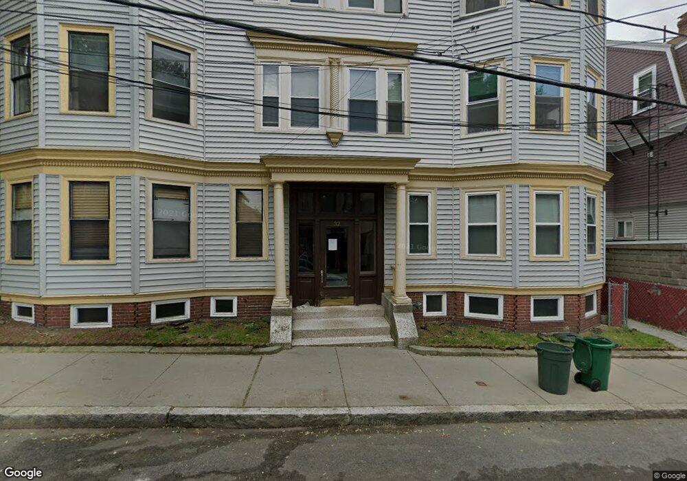 32 Chatham St unit 2, Cambridge, MA 02139 - photo 1