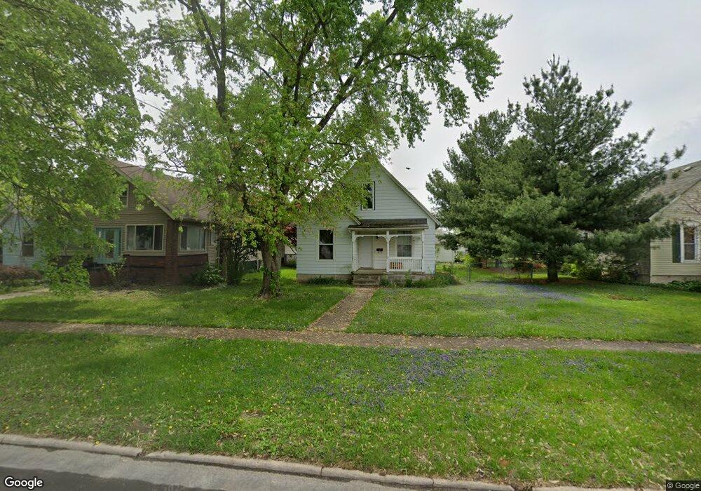 421 Wyatt Ave, Lincoln, IL 62656 - photo 1