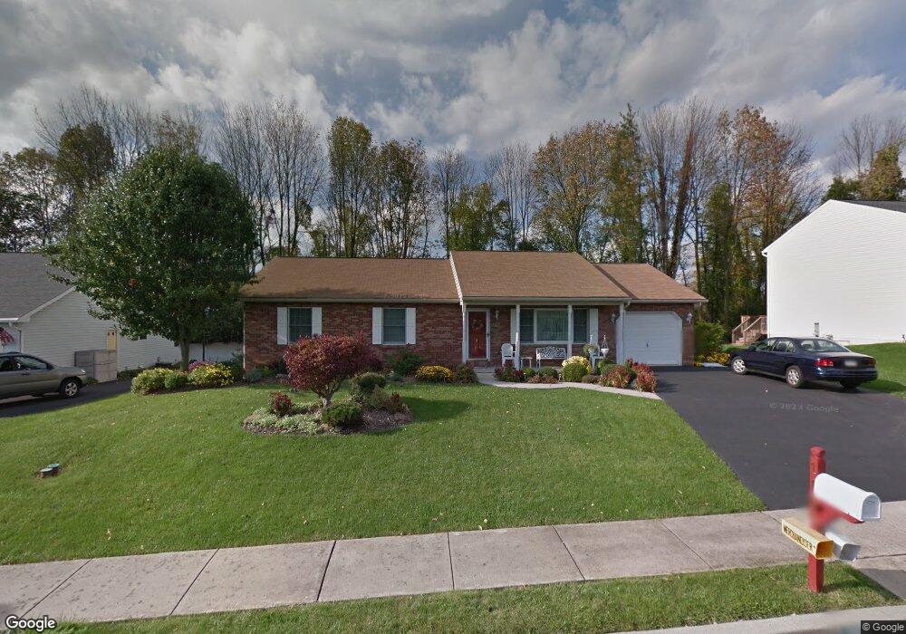 1165 Ashbourne Dr, Reading, PA 19605 - photo 1