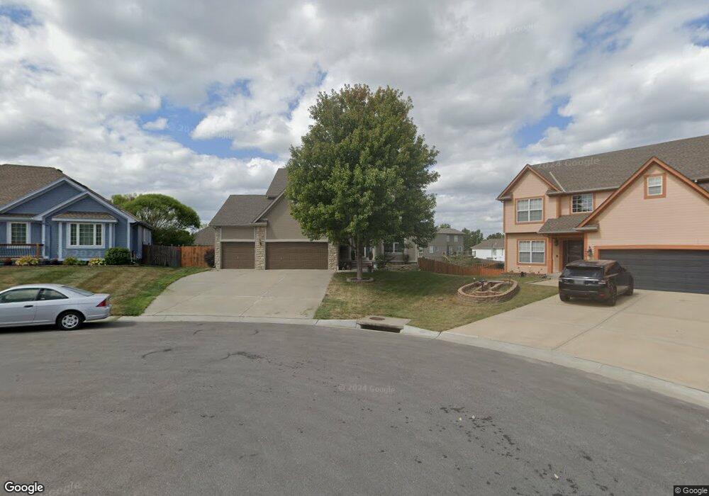 4404 SW Lyndsie Ct, Lees Summit, MO 64082 - photo 1