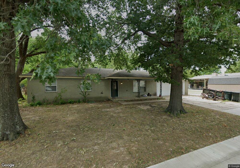 530 E Chestnut St, Skiatook, OK 74070 - photo 1