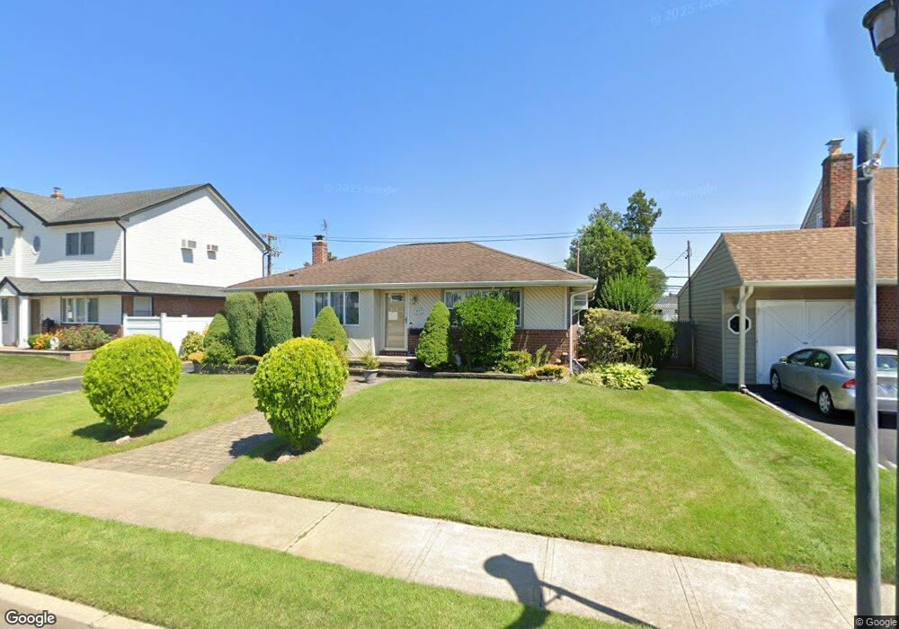 377 Whittier Ave, Levittown, NY 11756 - photo 1