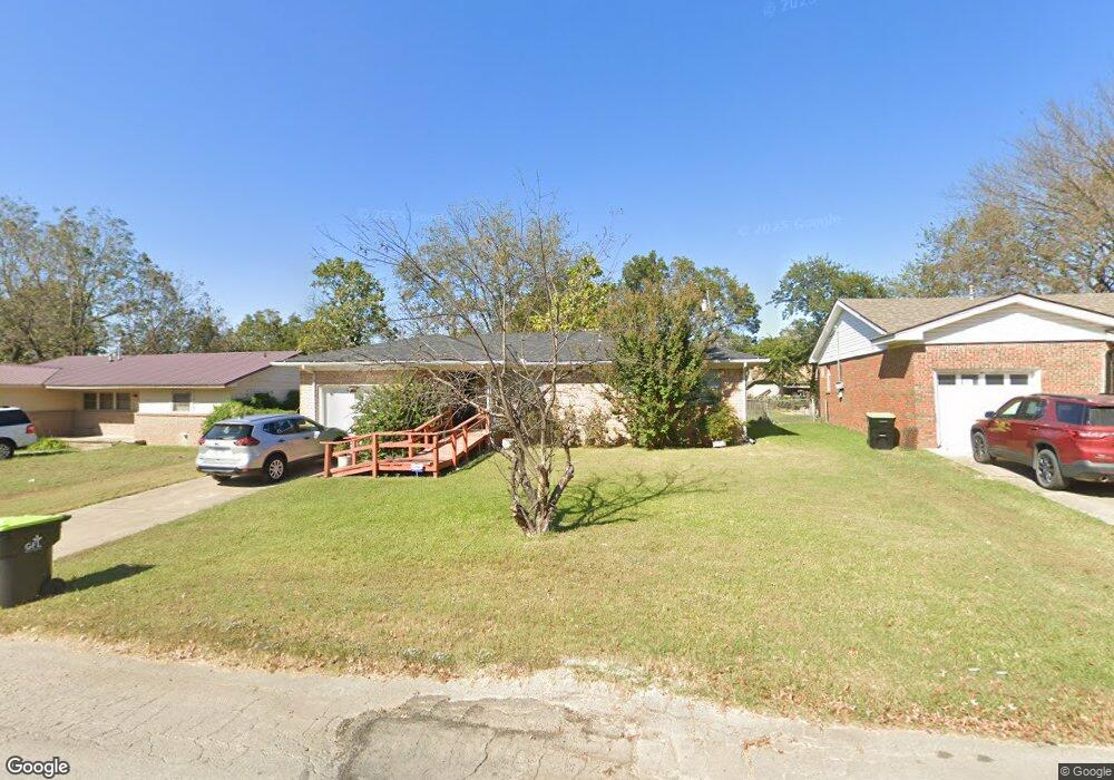 924 Williams St, Ada, OK 74820 - photo 1