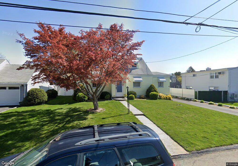 238 Croydon Rd, Yonkers, NY 10710 - photo 1