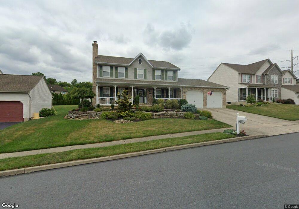 4567 Hoffman Dr, Whitehall, PA 18052 - photo 1