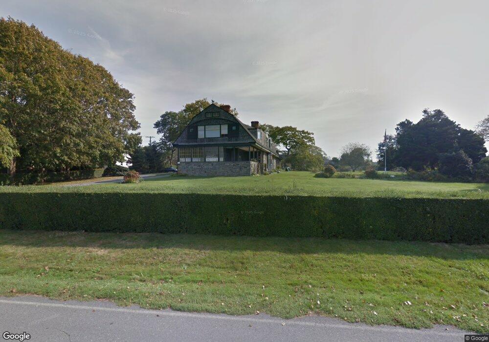 438 Wolcott Ave unit 3, Middletown, RI 02842 - photo 1