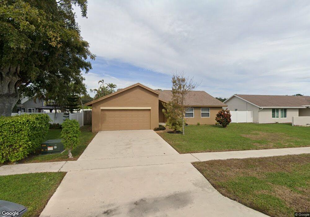 9231 Edgemont Ln, Boca Raton, FL 33434 - photo 1