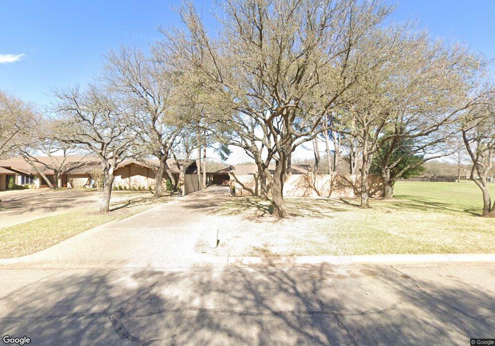 701 Hyde Park Blvd, Cleburne, TX 76033 - photo 1