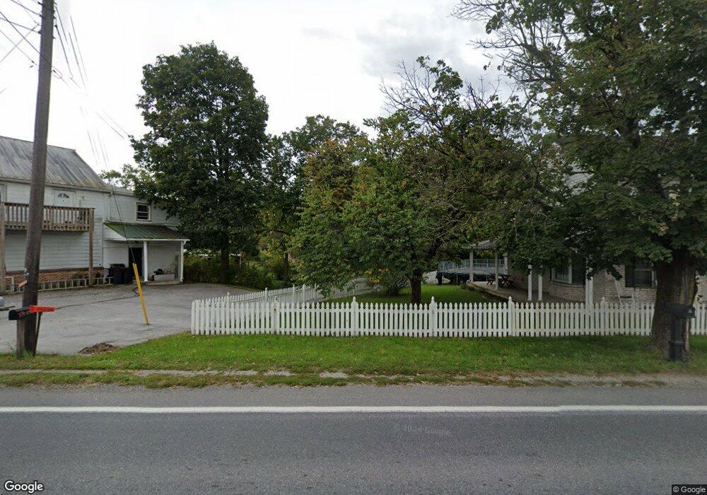 5 1/2 W Hanover St unit 1/2, Gettysburg, PA 17325 - photo 1