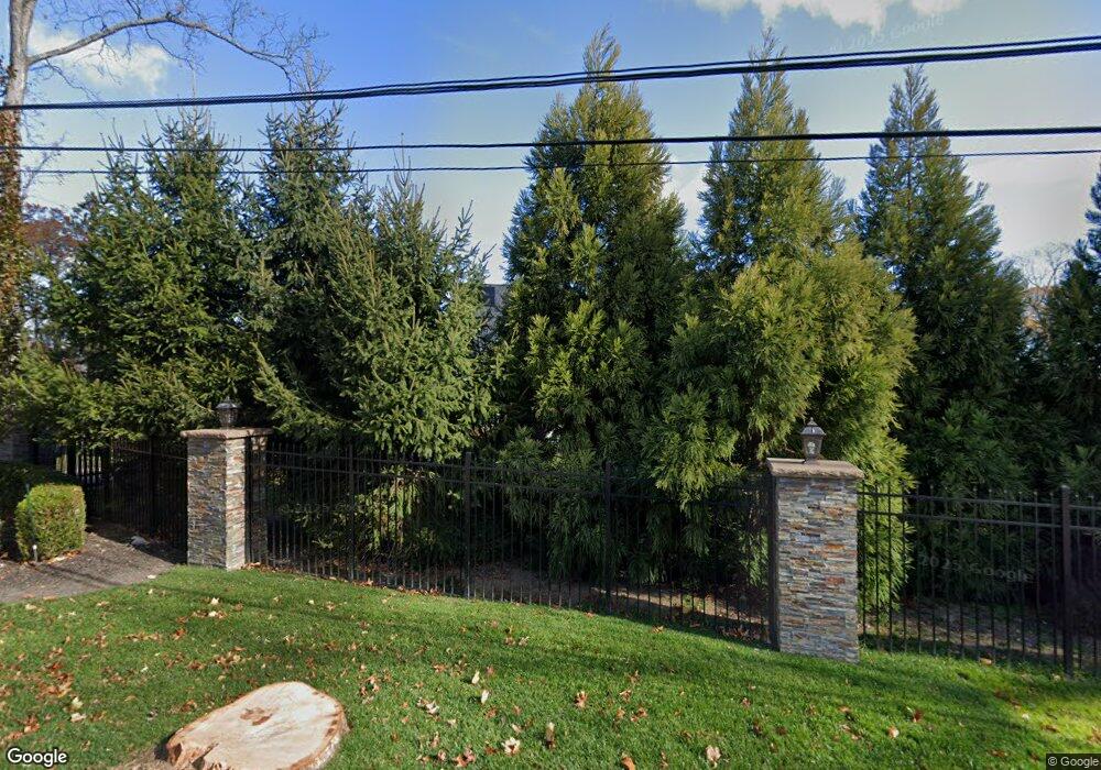 12 Woods End Rd, Dix Hills, NY 11746 - photo 1