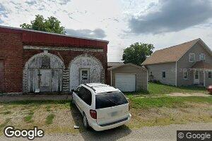 105 W Monroe St, Grandview, IA 52752