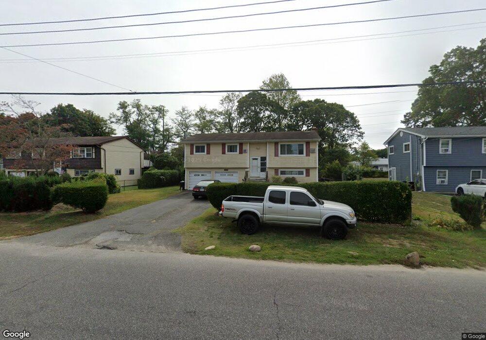 444 Moffitt Blvd, Islip, NY 11751 - photo 1