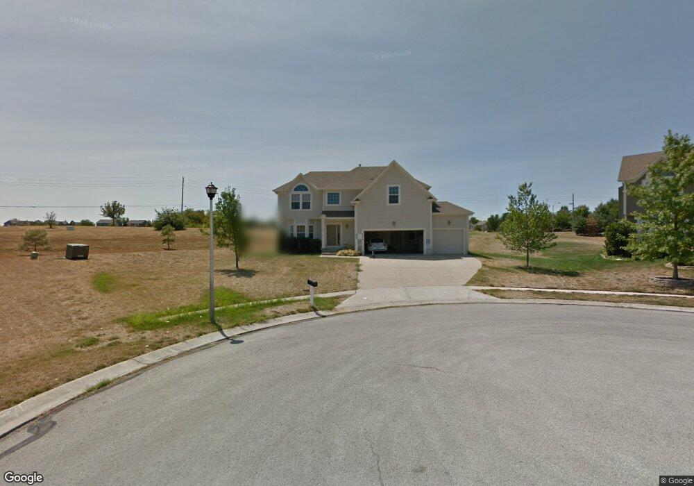 5418 Theden St, Shawnee, KS 66218 - photo 1