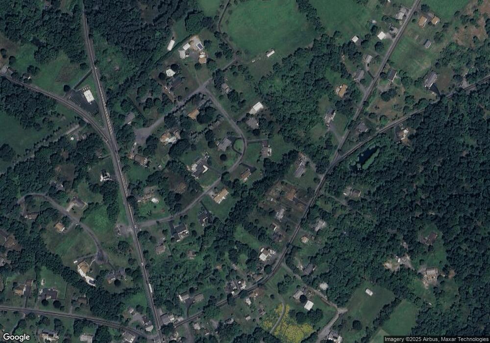 5290 Elgin Dr, Emmaus, PA 18049 - photo 1