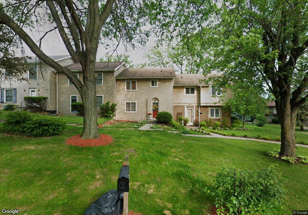 1071 River Forest Dr, Flint, MI 48532 - photo 1