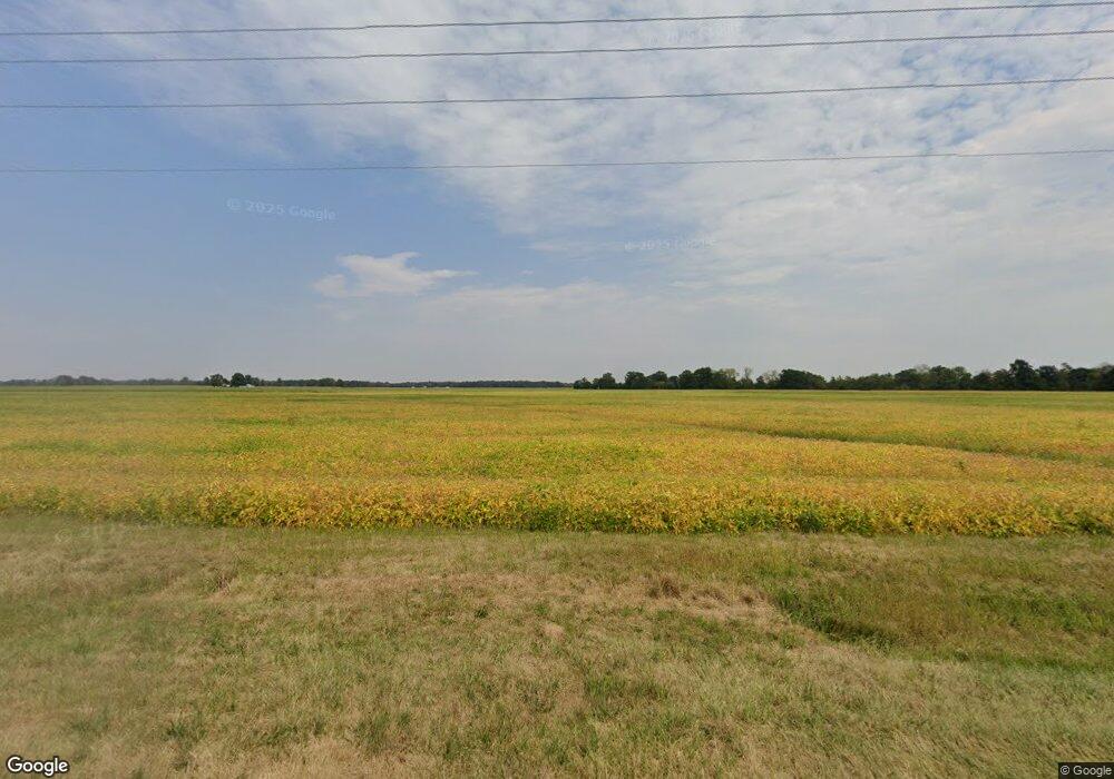 8978 E State Highway 33, Shumway, IL 62461 - photo 1