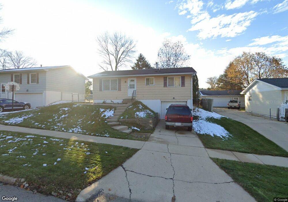 1100 Valley Park St, Marion, IA 52302 - photo 1