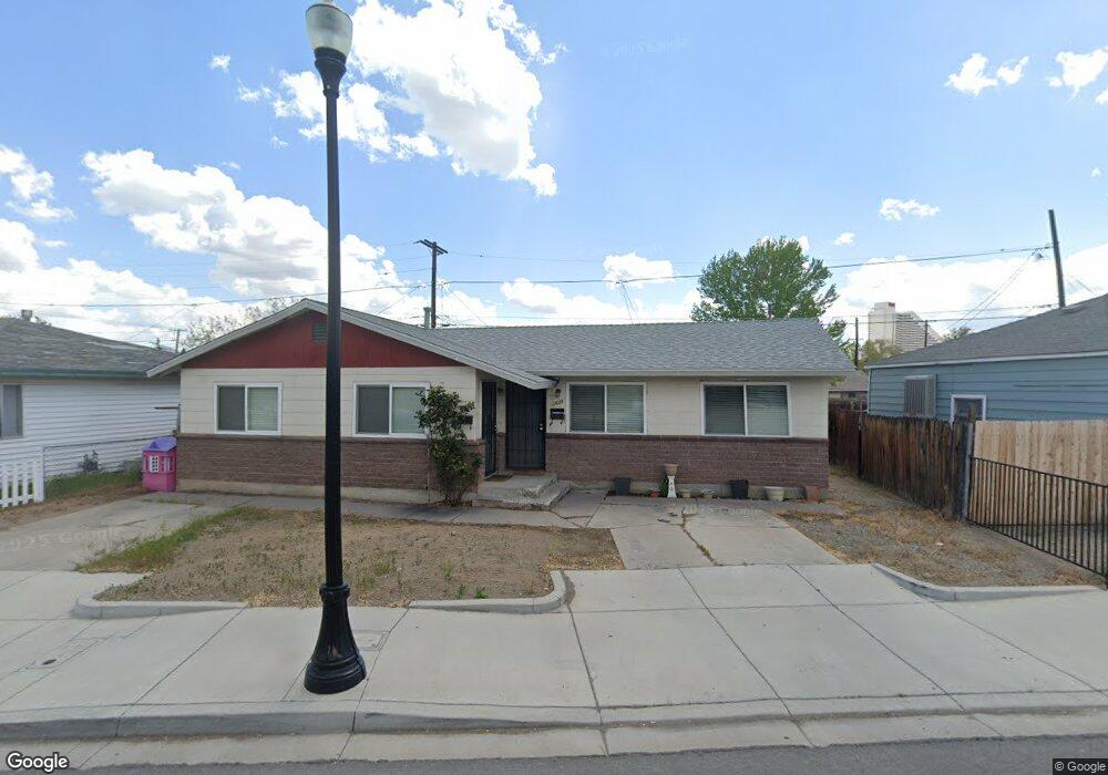 1025 Prater Way, Sparks, NV 89431 - photo 1
