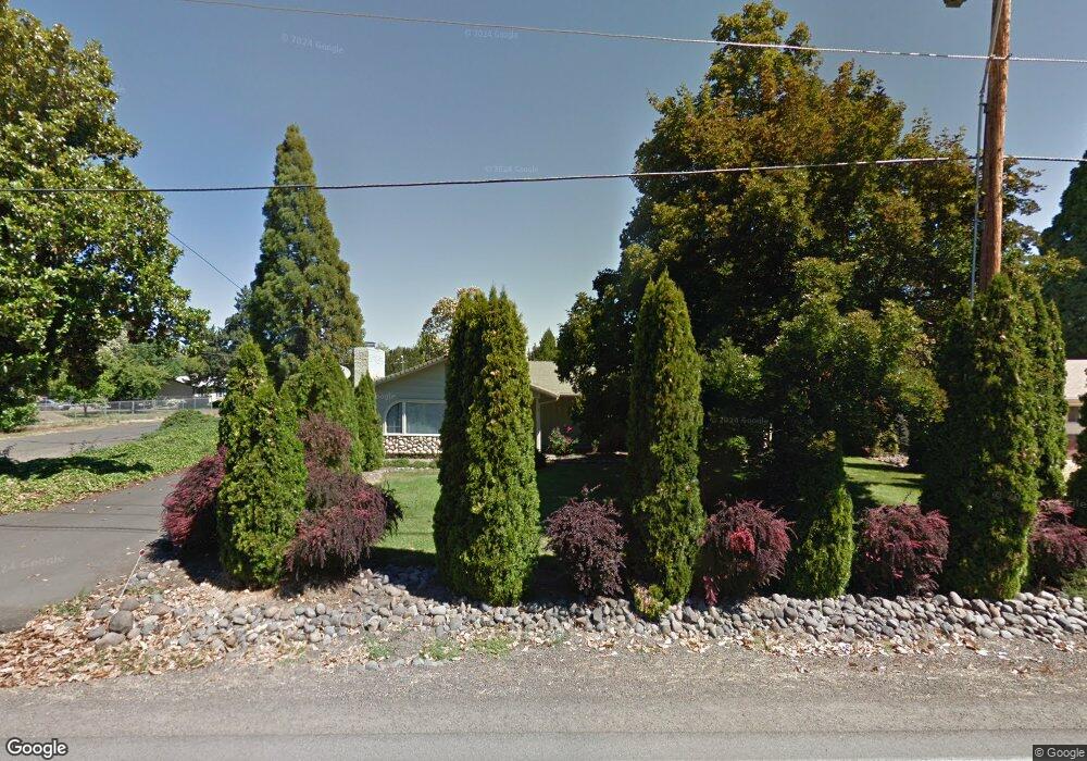 952 Beall Ln, Central Point, OR 97502 - photo 1