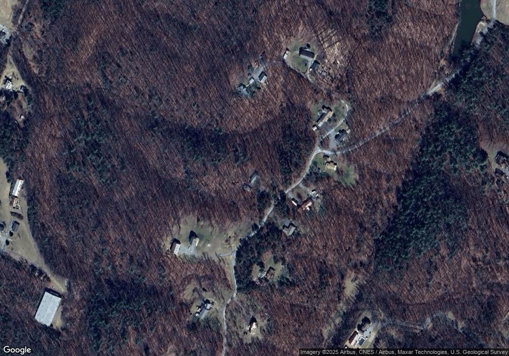 644 Honeycrest Dr, Berkeley Springs, WV 25411 - photo 1