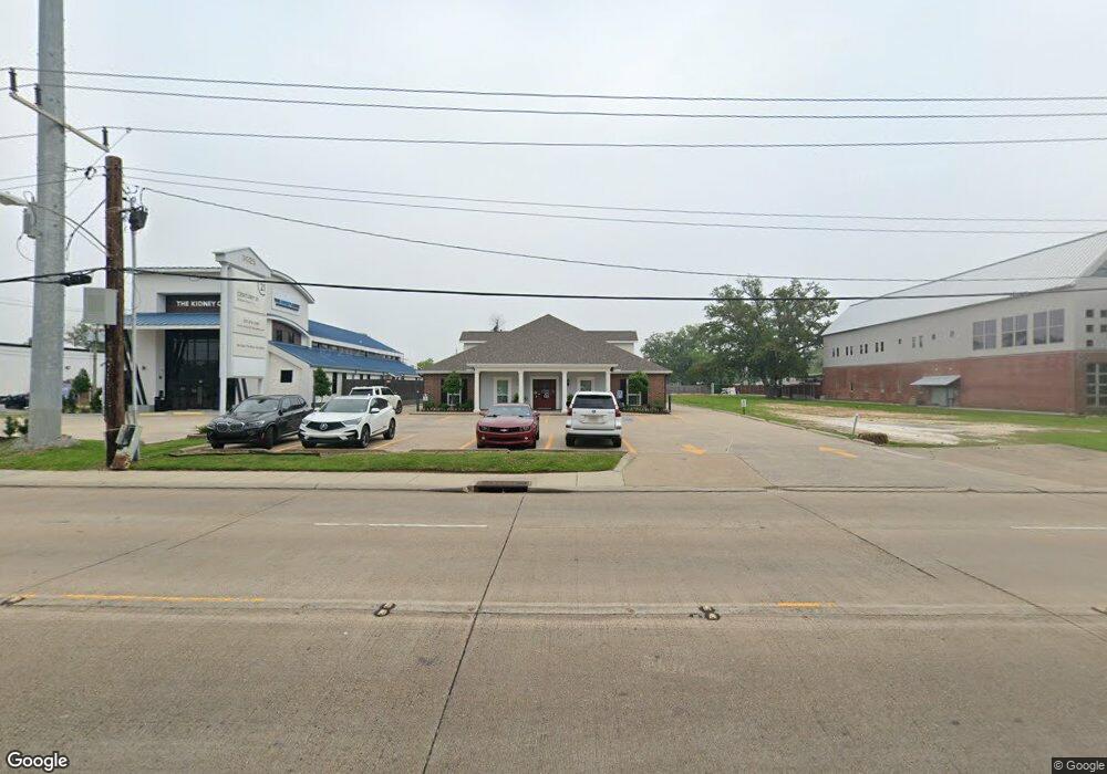 3025 Lake St, Lake Charles, LA 70601 - photo 1