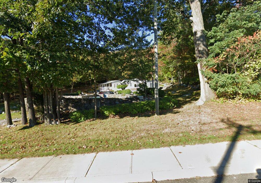 610 Sunnyside Ave, Oakville, CT 06779 - photo 1